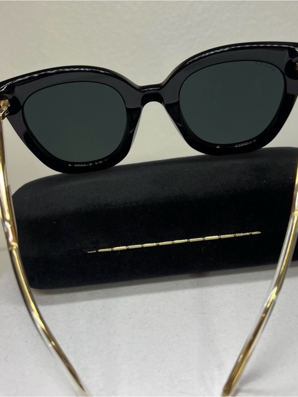 GUCCI Sunglasses, NEW - Picture 4 of 7